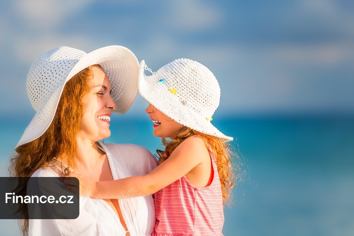 Matka odletěla s dcerou k moři, otec pro ní chtěl pokutu za zmařený styk. Soud se matky zastal