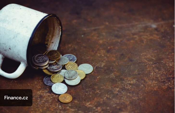 Jak vysoký je průměrný důchod při nároku na starobní i vdovský důchod současně?