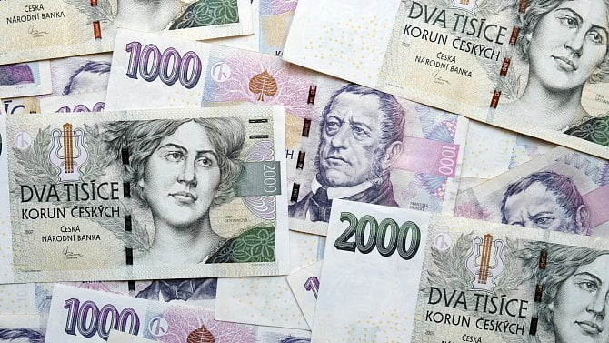 Peníze, bankovky, koruny